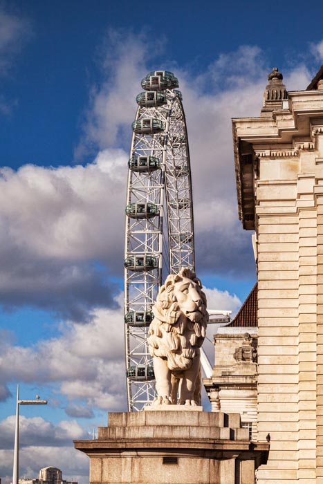 The South Bank Lion and the London Eye, London, England.