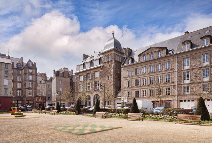 Place des Frères F et Jm Lamennais, Saint Malo, Brittany, France.