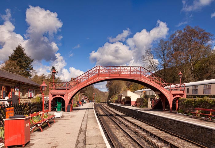 Goathland Station, used in Downton Abbey, as Aidensfield Station in the Heartbeat series, and also as Hogsmeade Station in the Harry Potter films, North Yorkshire, England, UK