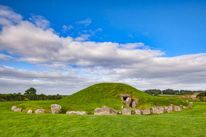 Bryn Celli Du Chambered Grave, Anglesey, Wales, UK