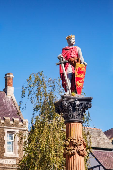 Statue of Llewellyn ap Lorwerth, or Llewellyn the Great, in Lancsater Square, Conwy, Wales, UK.