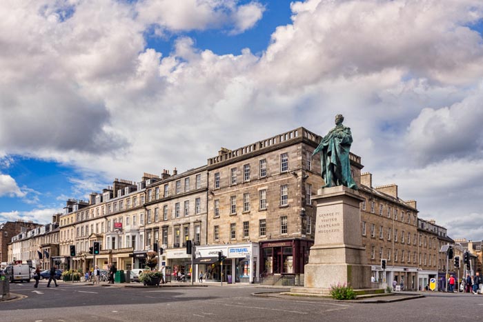 The corner of George Street and Hanover Street, with statue of George IV, Edinburgh, Scotland, UK