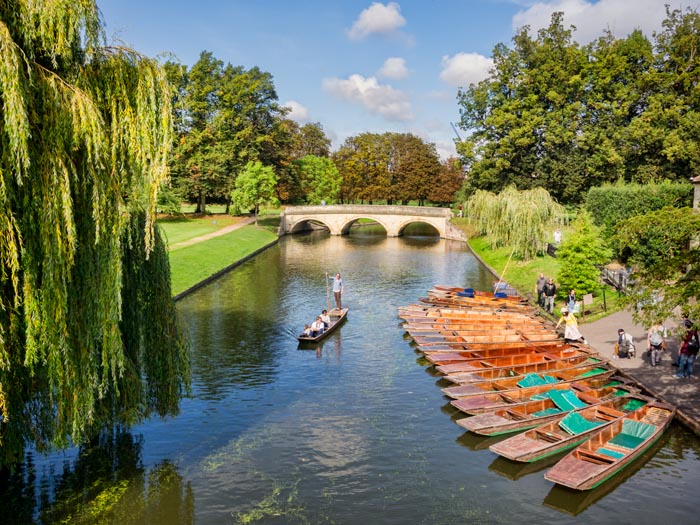 Puniting on the River Cam, Cambridge, England, UK